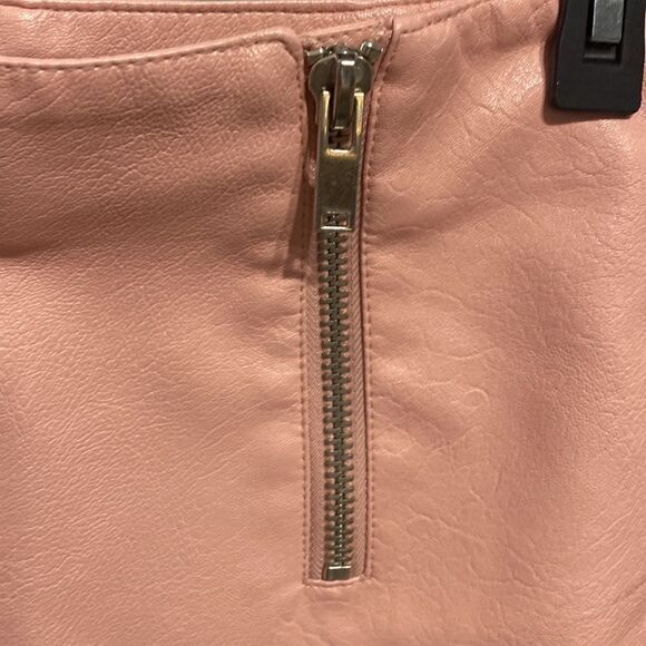 Forever 21 vegan leather skirt - Picture 4 of 4